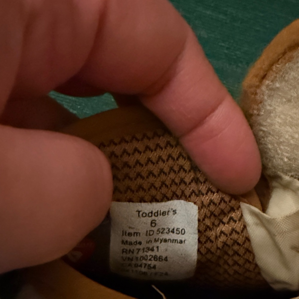 L.L. Bean Kids' Cozy Tan and Green Boots Toddler Size 6 - Picture 6 of 6